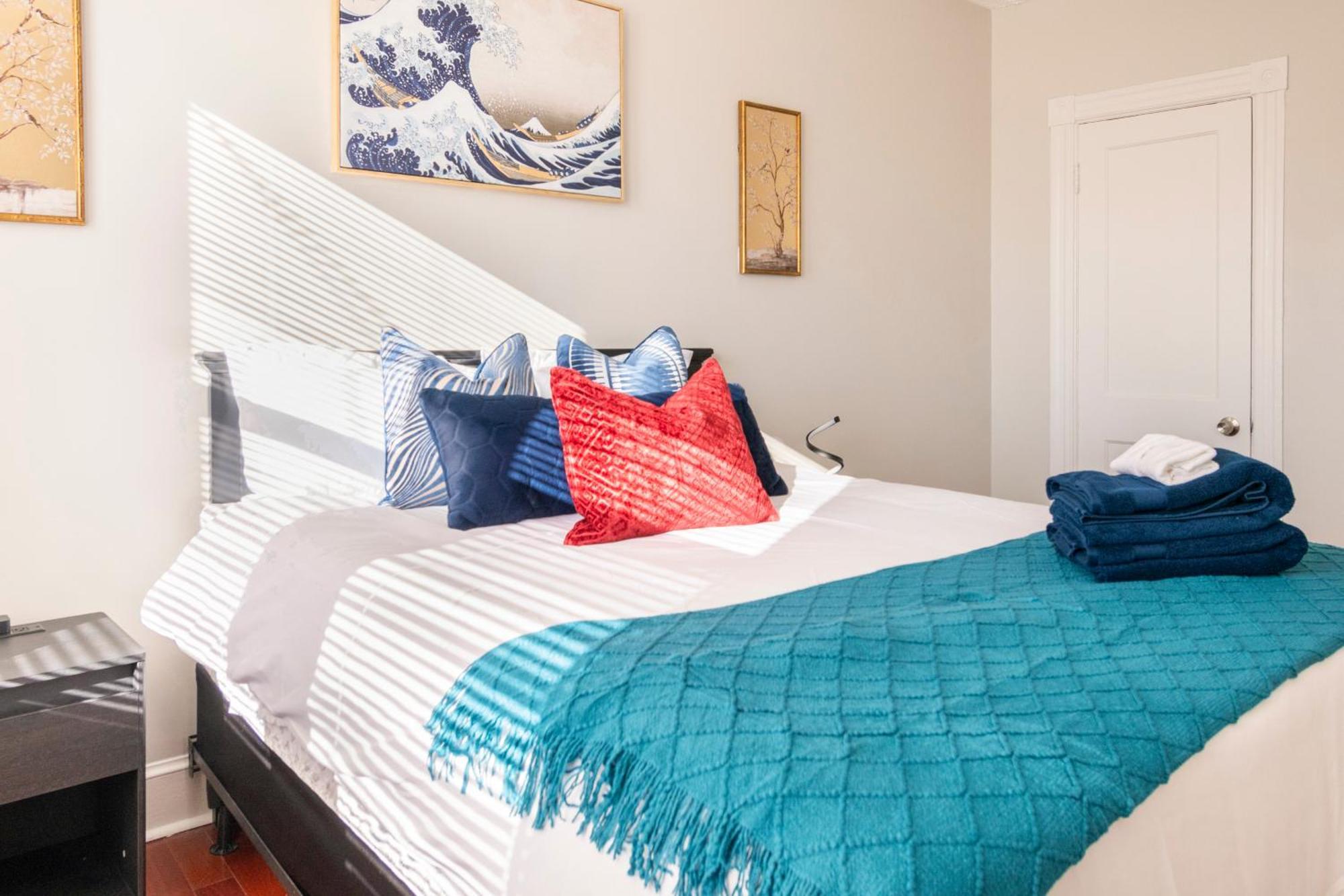 Ferienhaus Charming 4 Bedroom House!1 Mile From Capitol Hill!